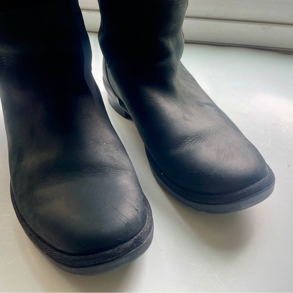 *SOLD* UGG Zarina Tall Boot - Picture 7 of 12